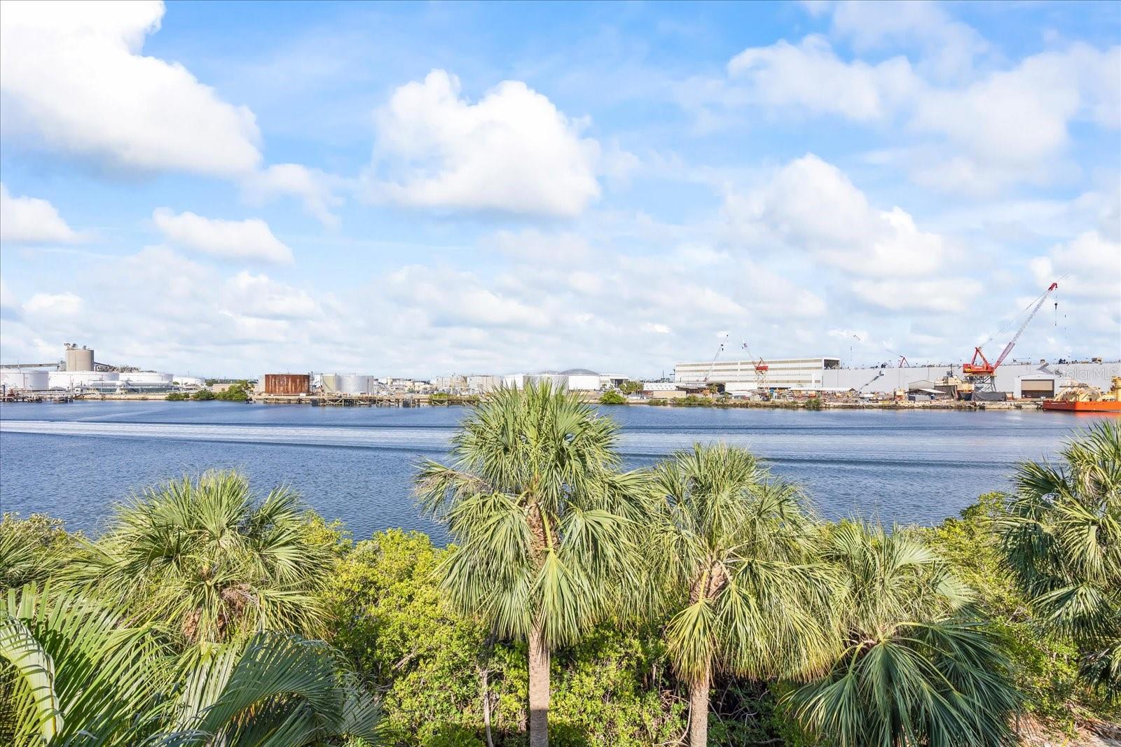 1476 HARBOUR WALK RD