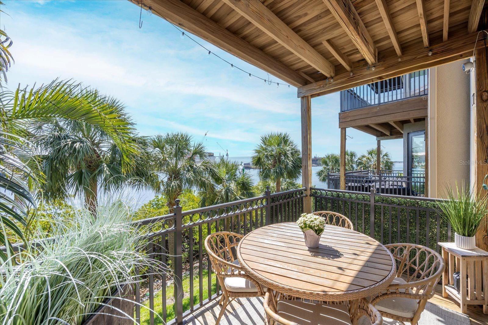 1476 HARBOUR WALK RD