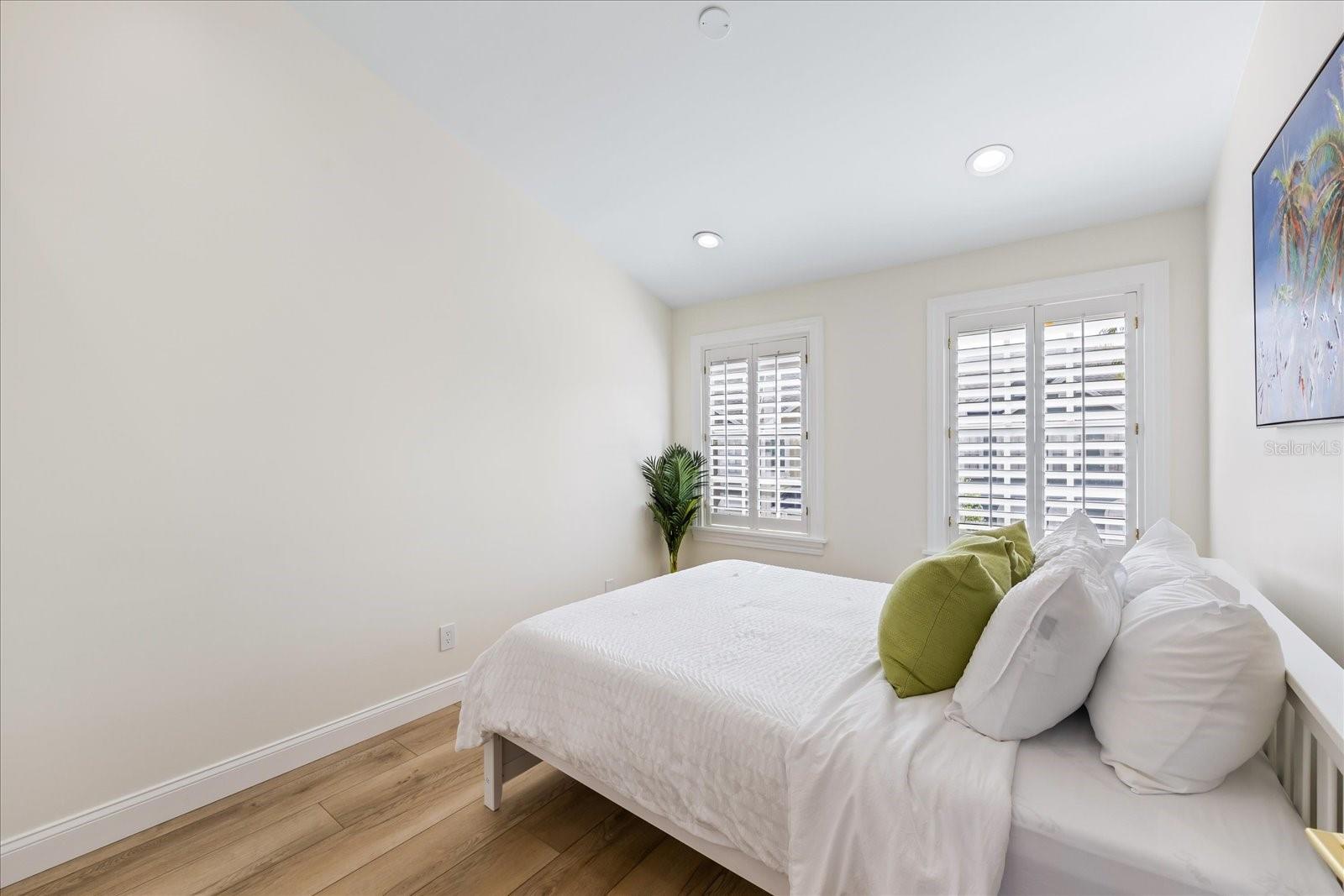 1476 HARBOUR WALK RD