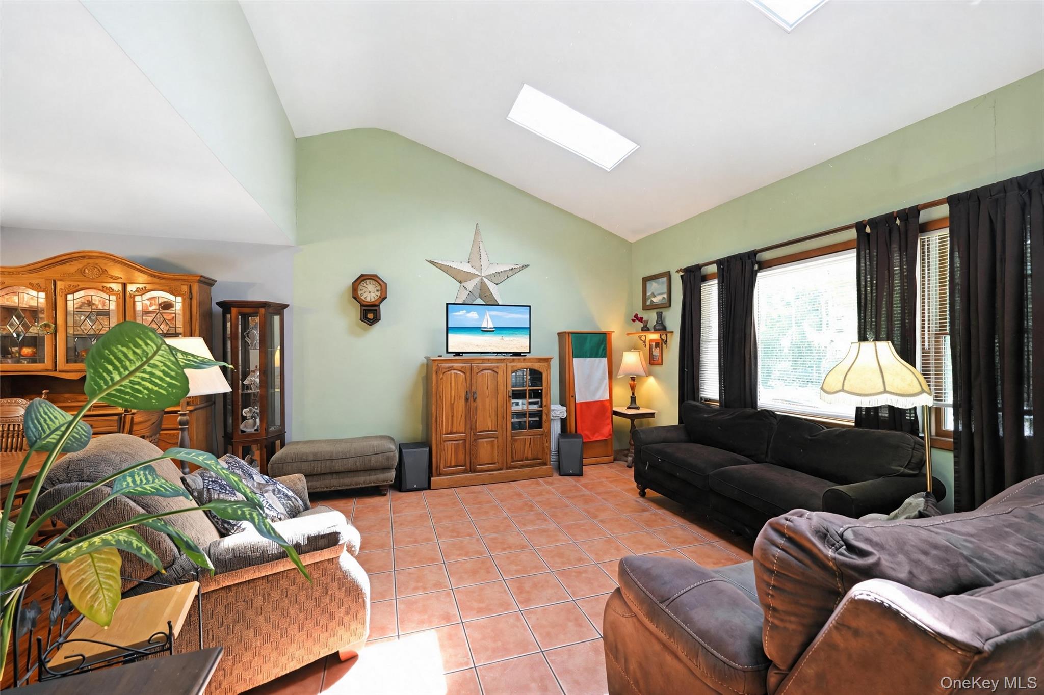 44 Aliperti Road