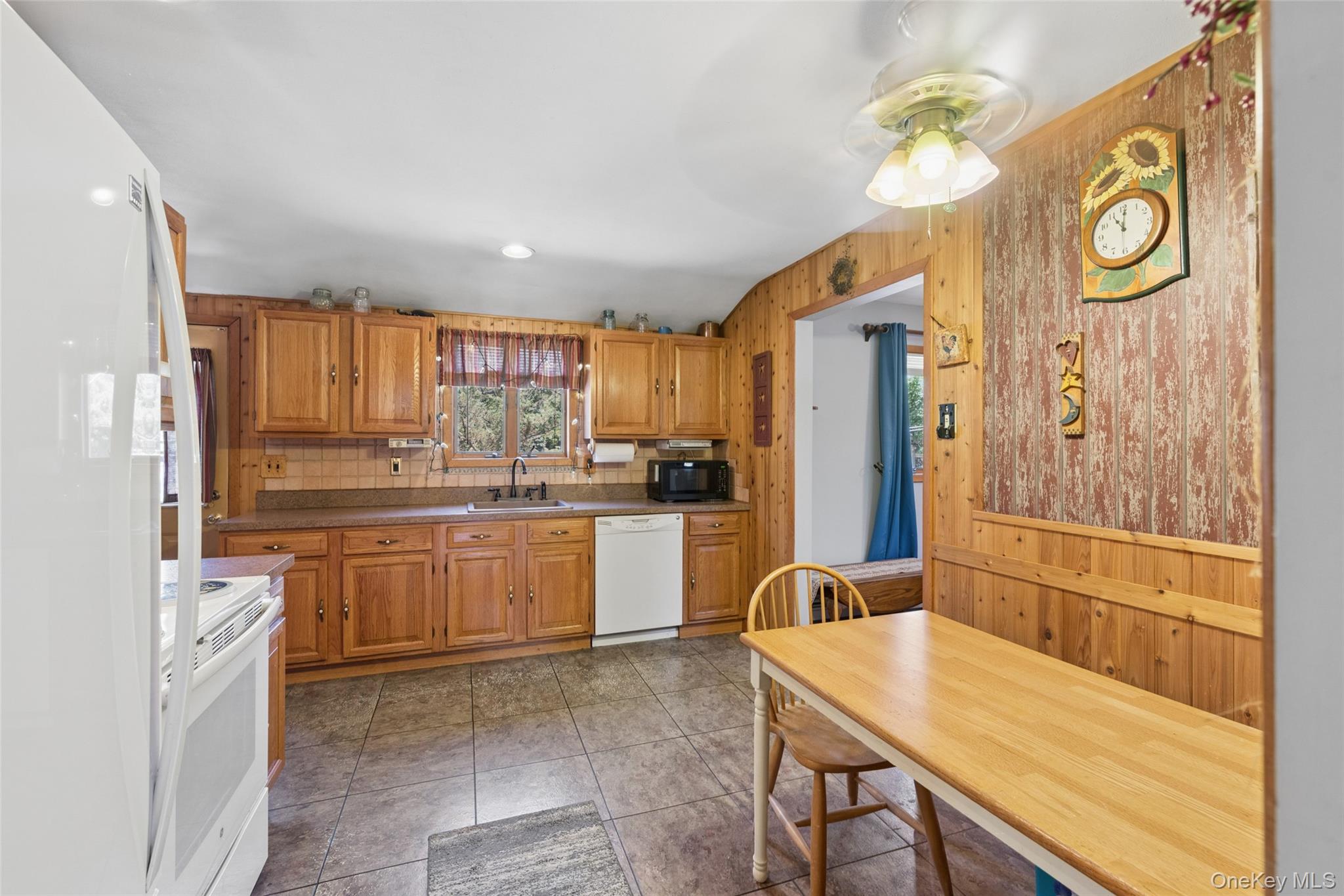 44 Aliperti Road