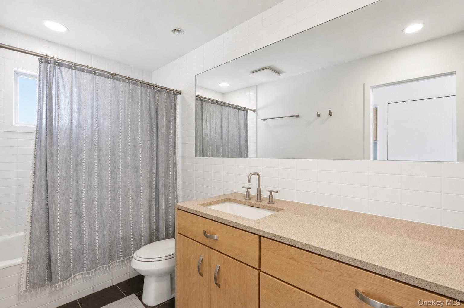 8 Old North Highway Unit: A