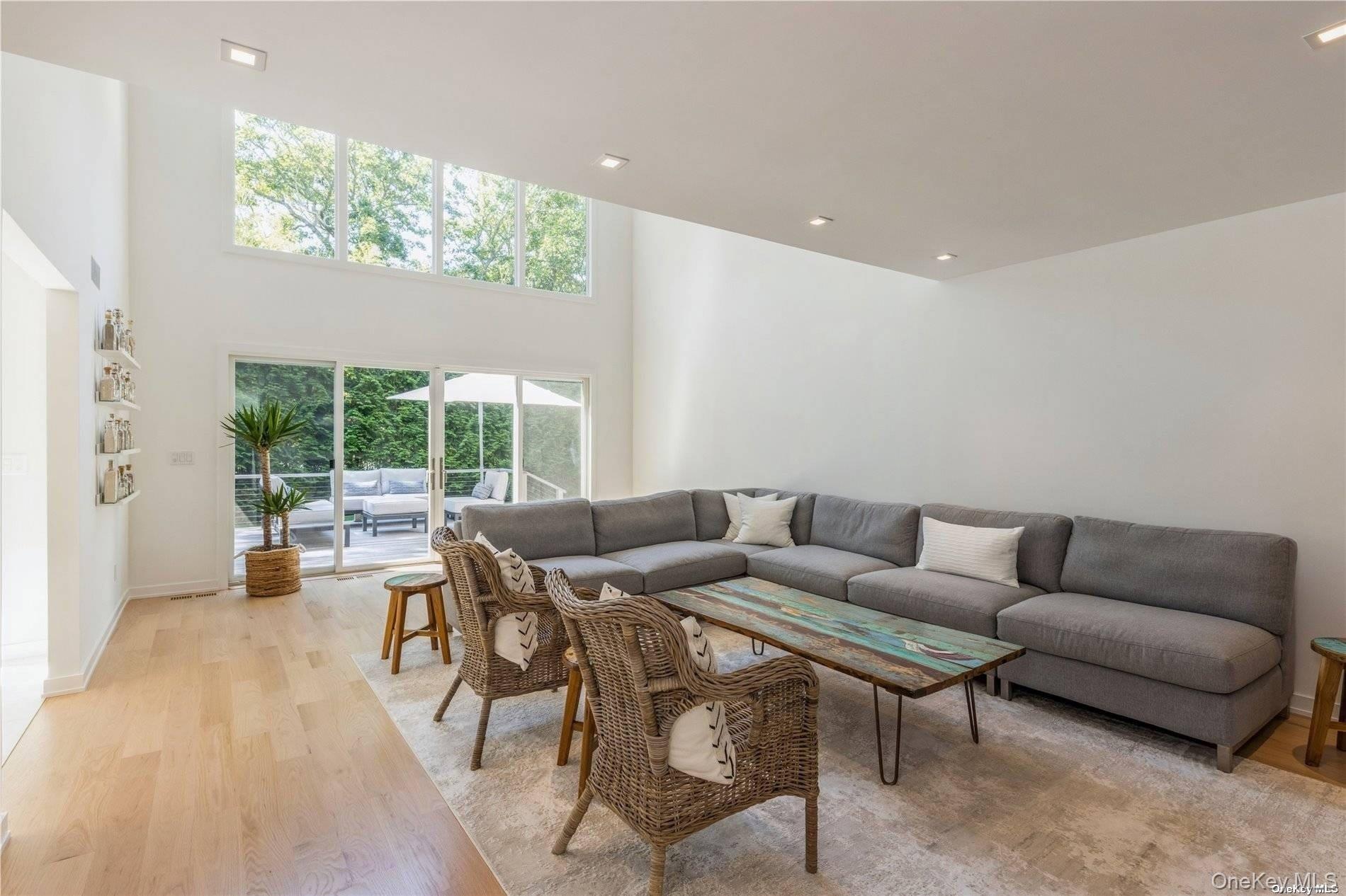 19 Woodland Way