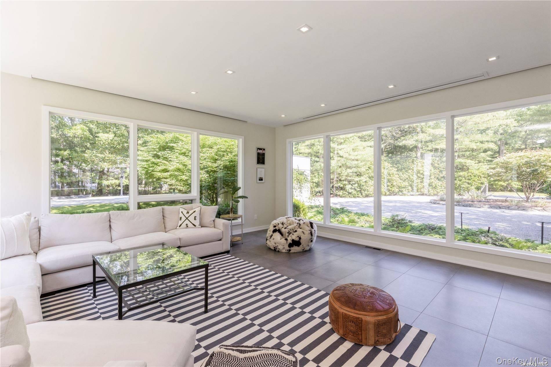 19 Woodland Way