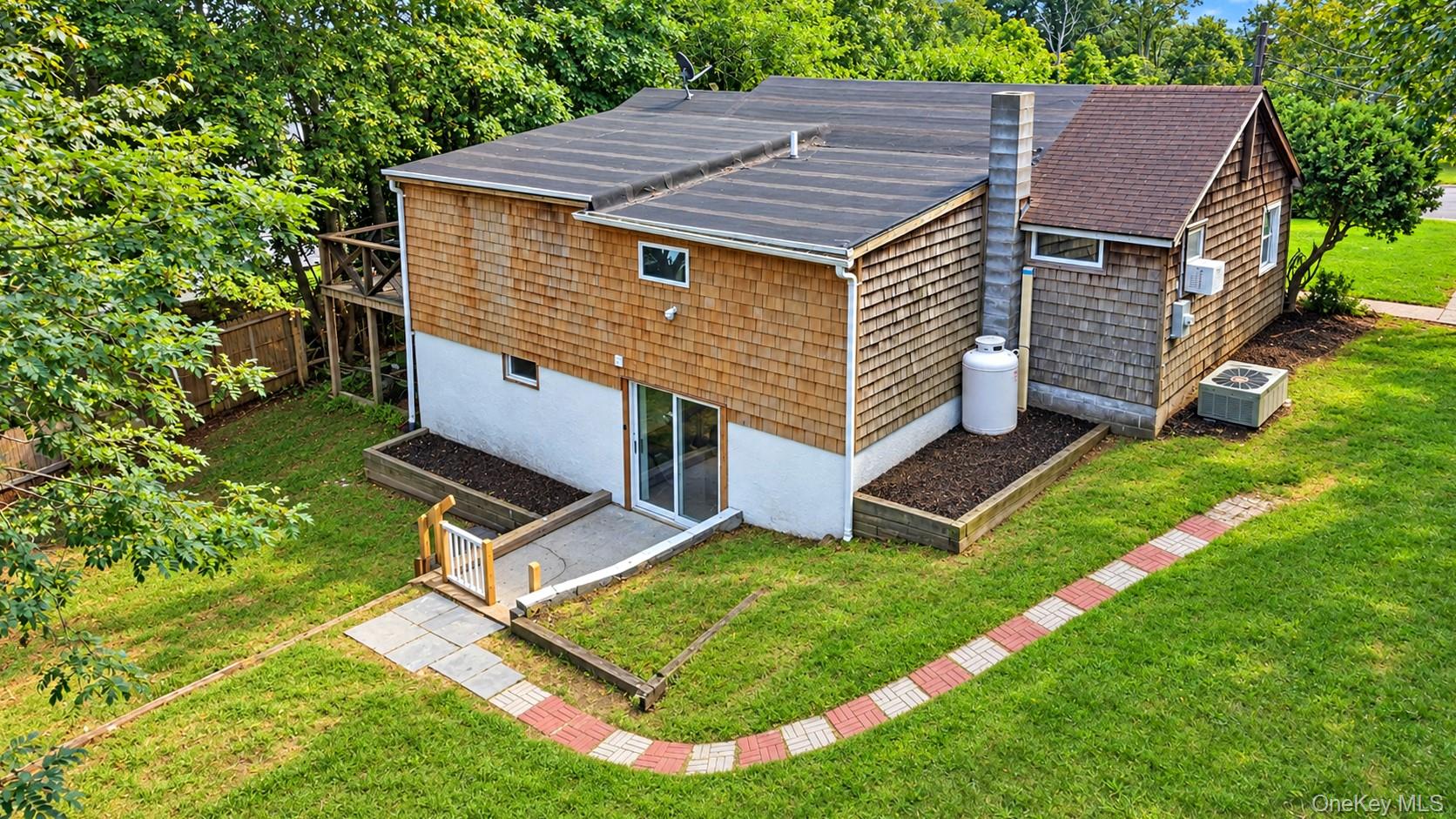 4 Holzman Drive