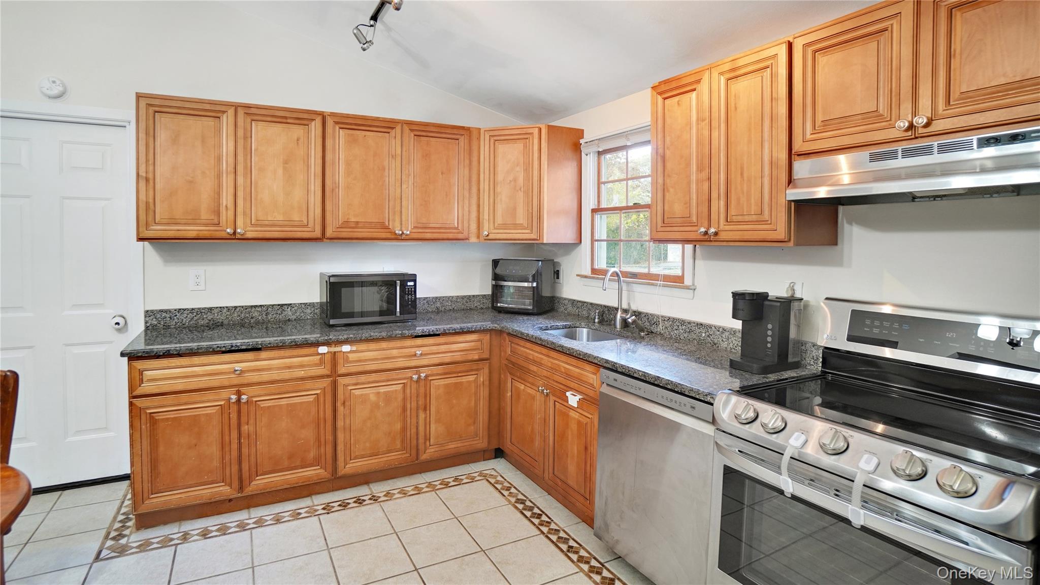 2 Pinetop Drive
