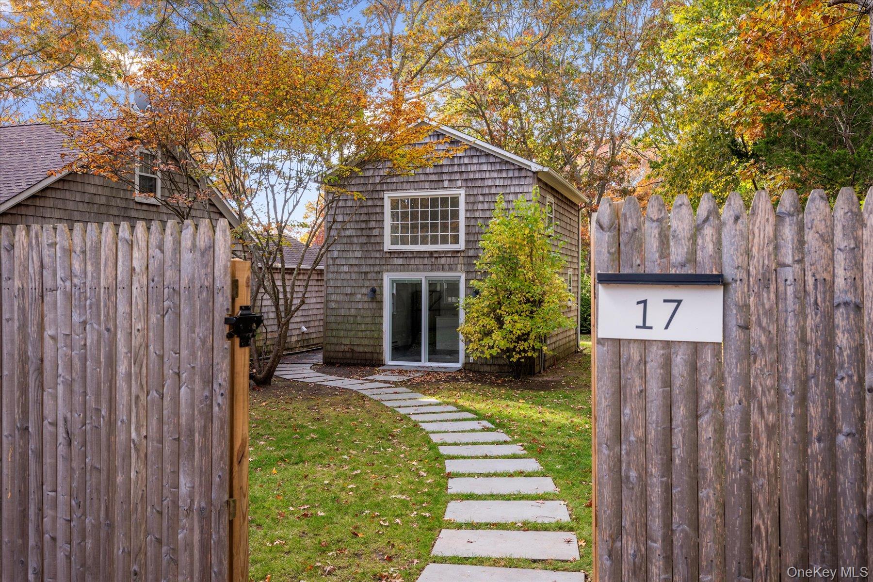 17 N Bishop Lane