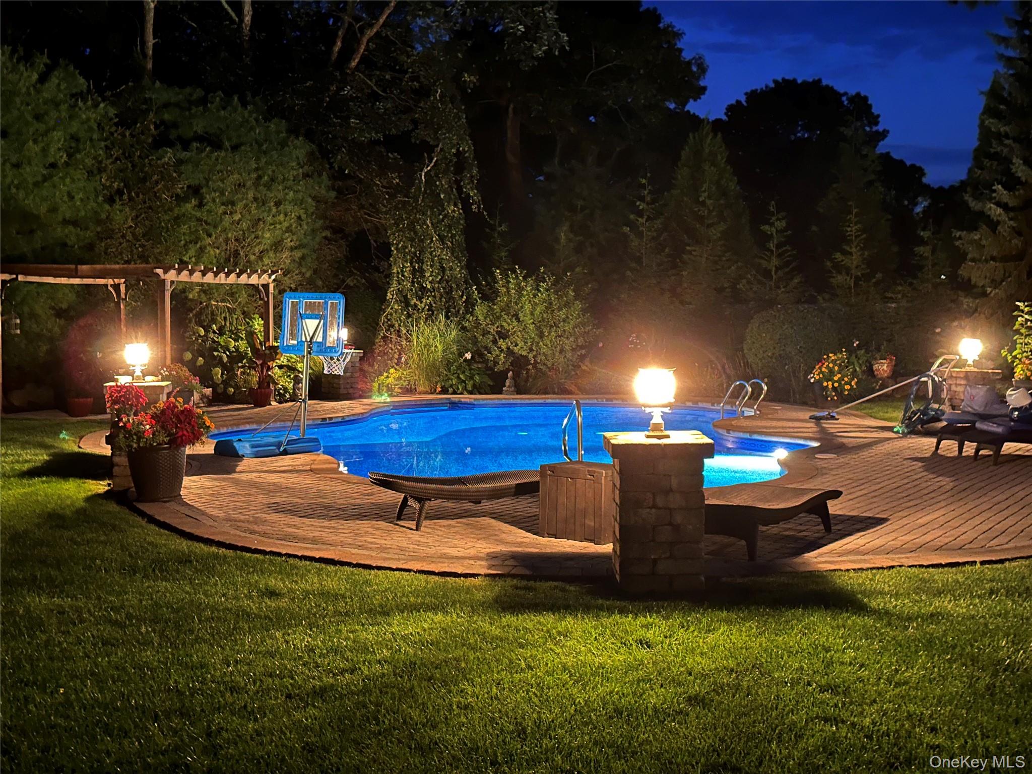 21 E Moriches Riverhead Road
