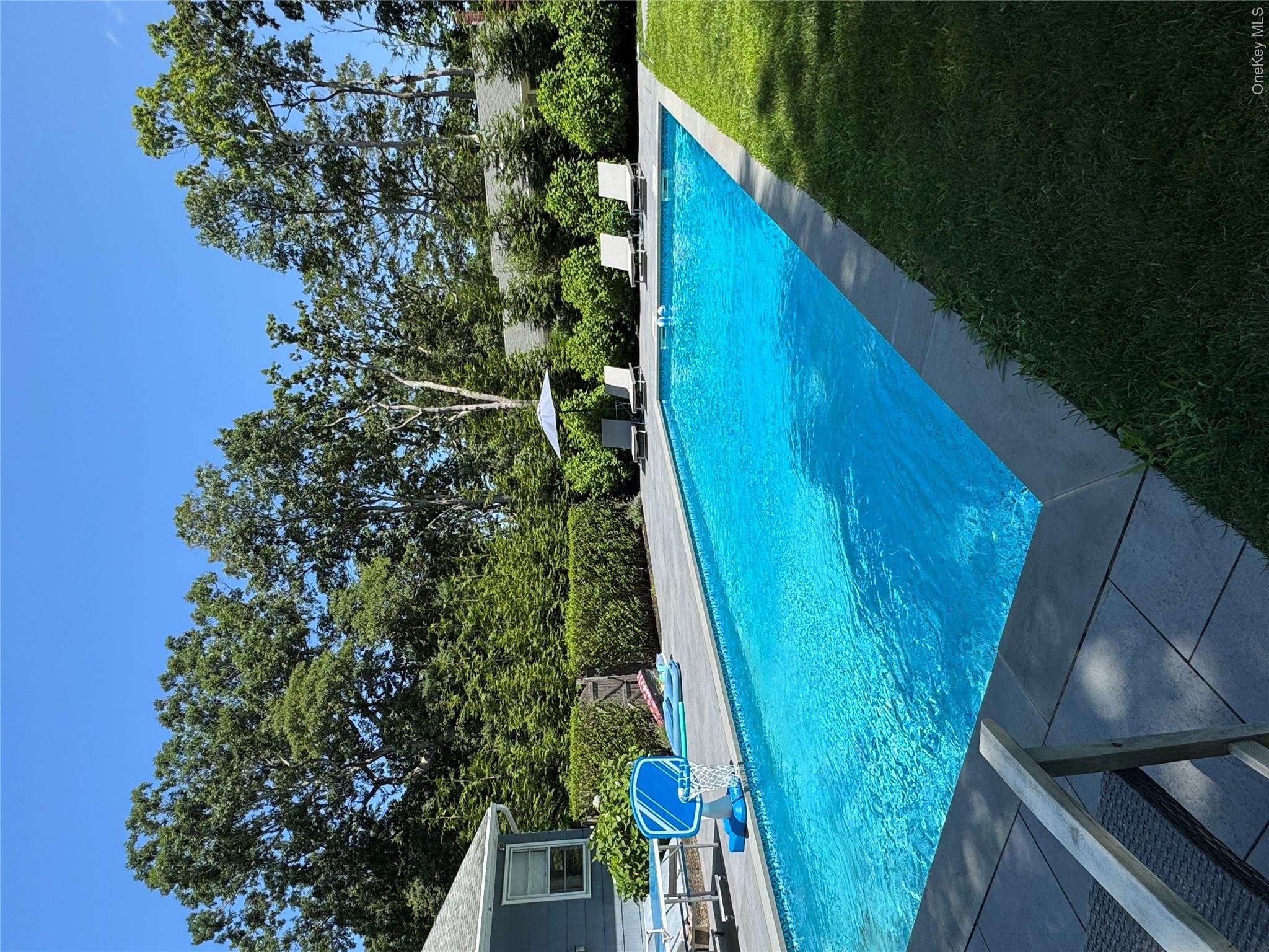 870 Noyack Road