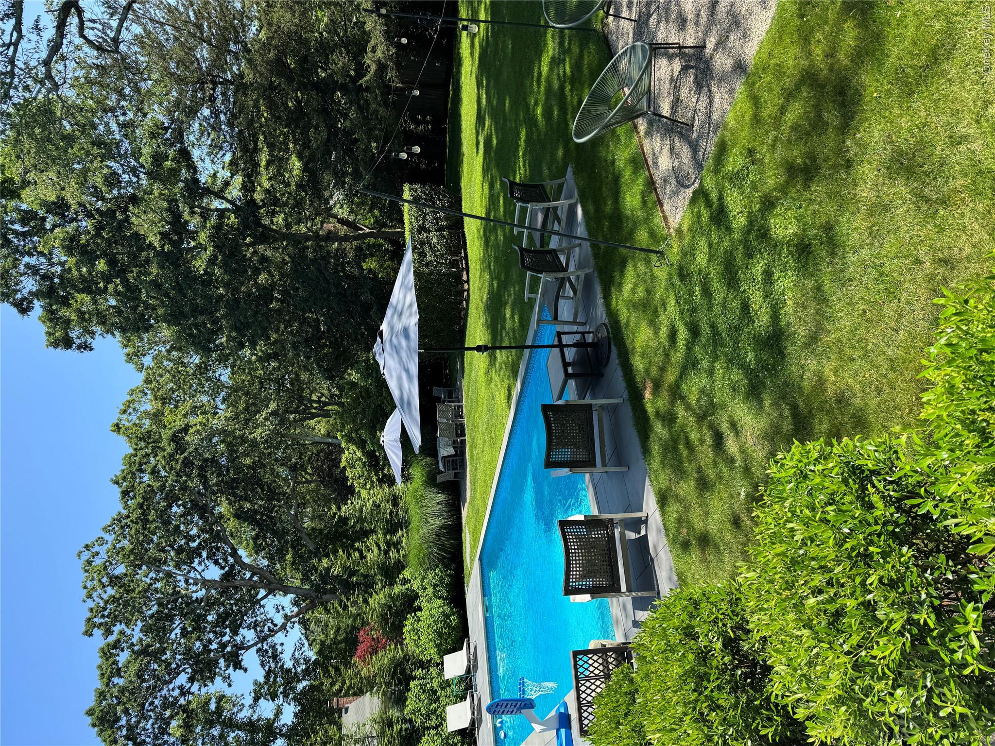 870 Noyack Road