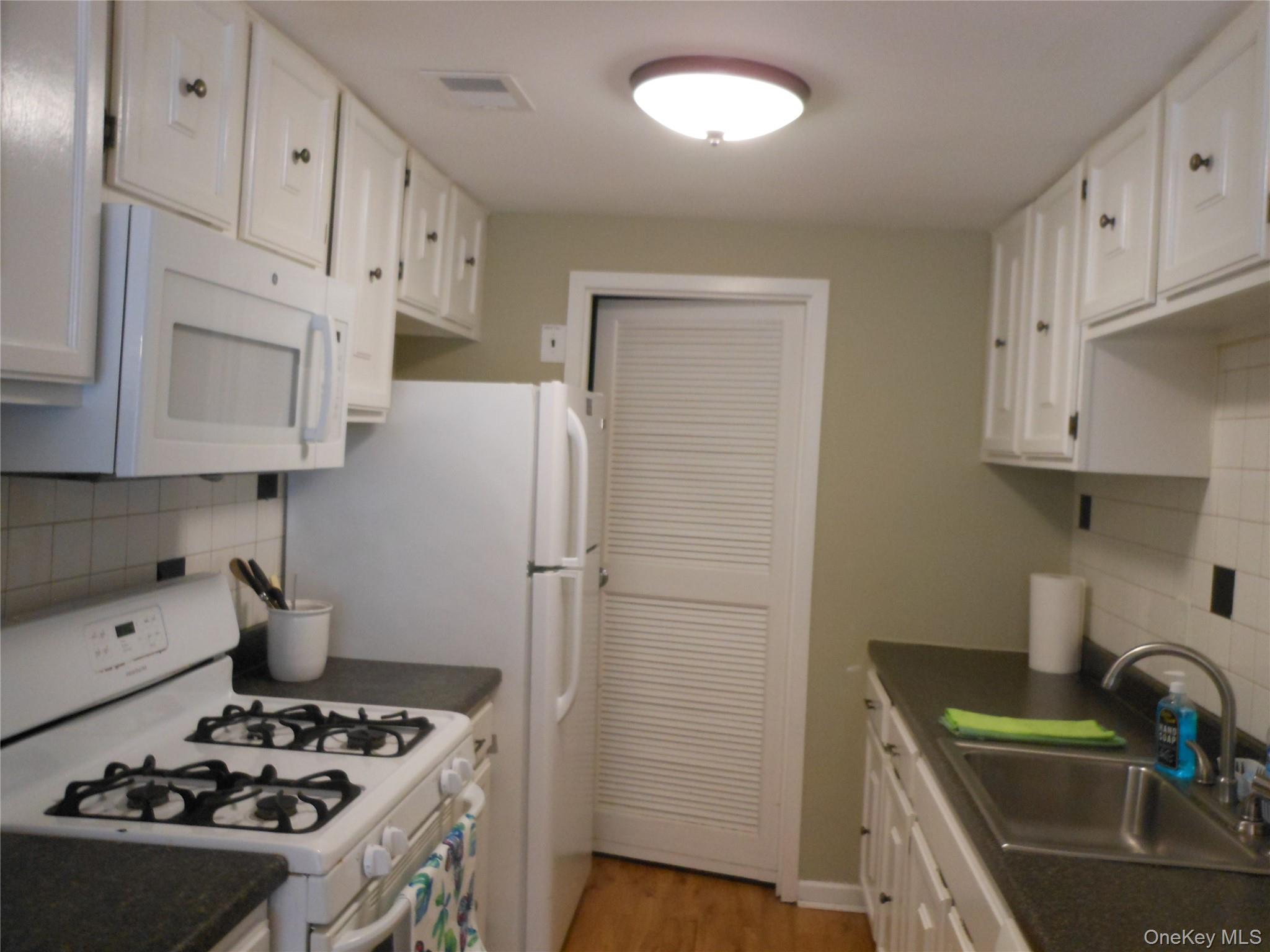 86 Birchwood Road Unit: 402