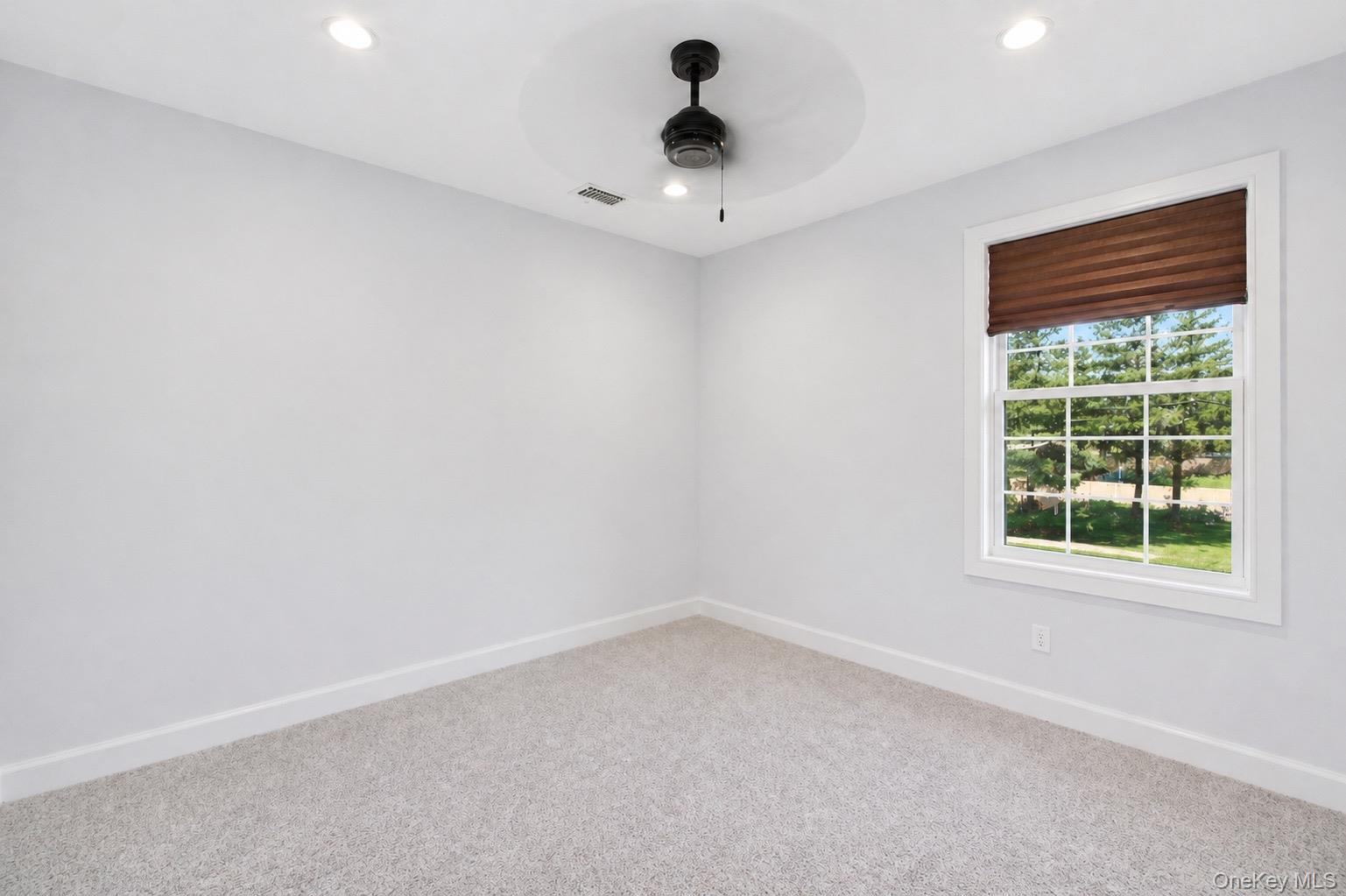 18 Pond Road