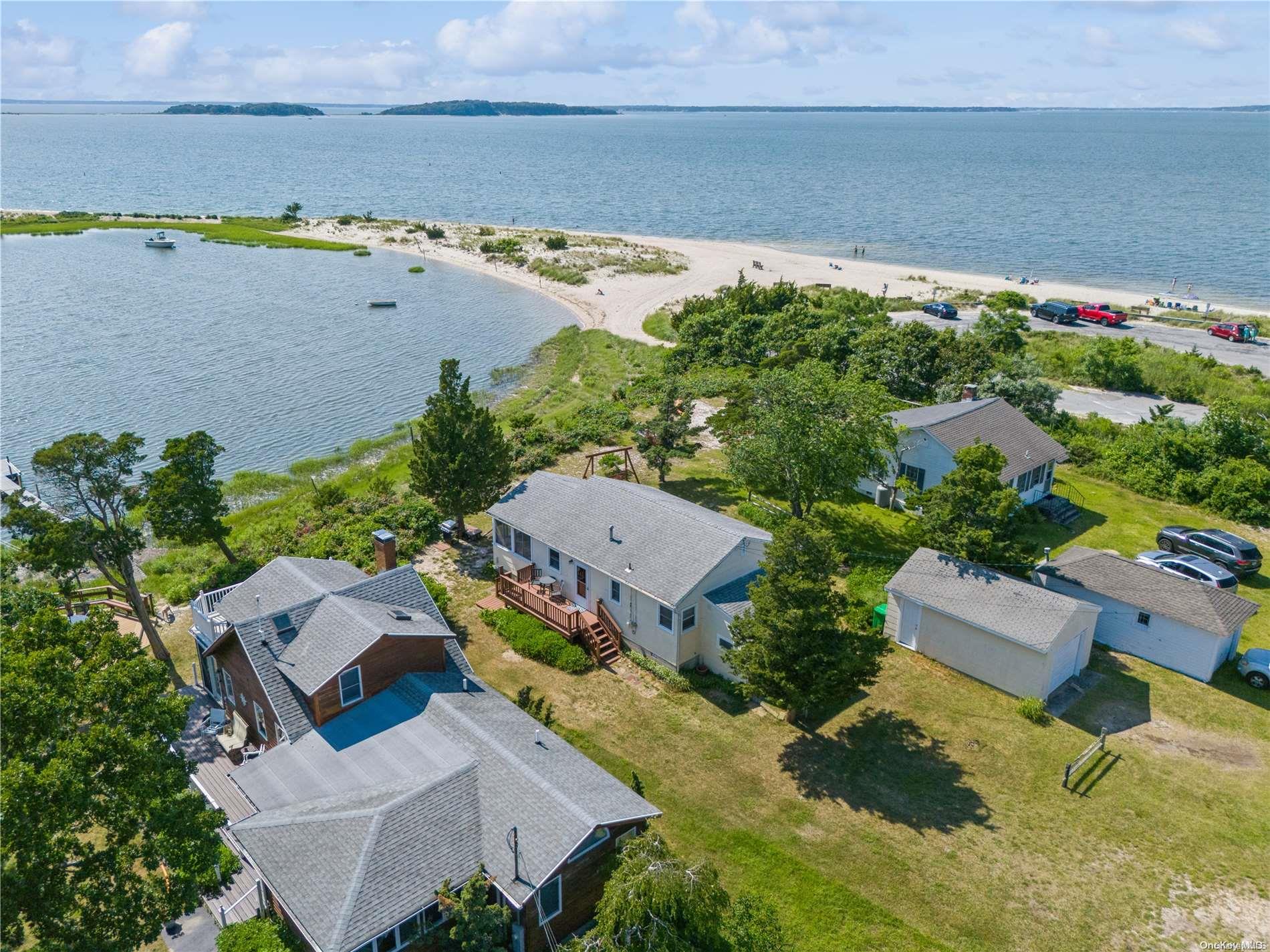 81 Pine Neck Avenue