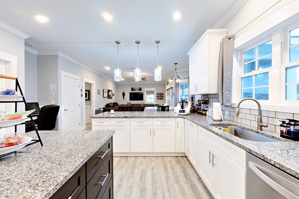 1512 Plantation Circle