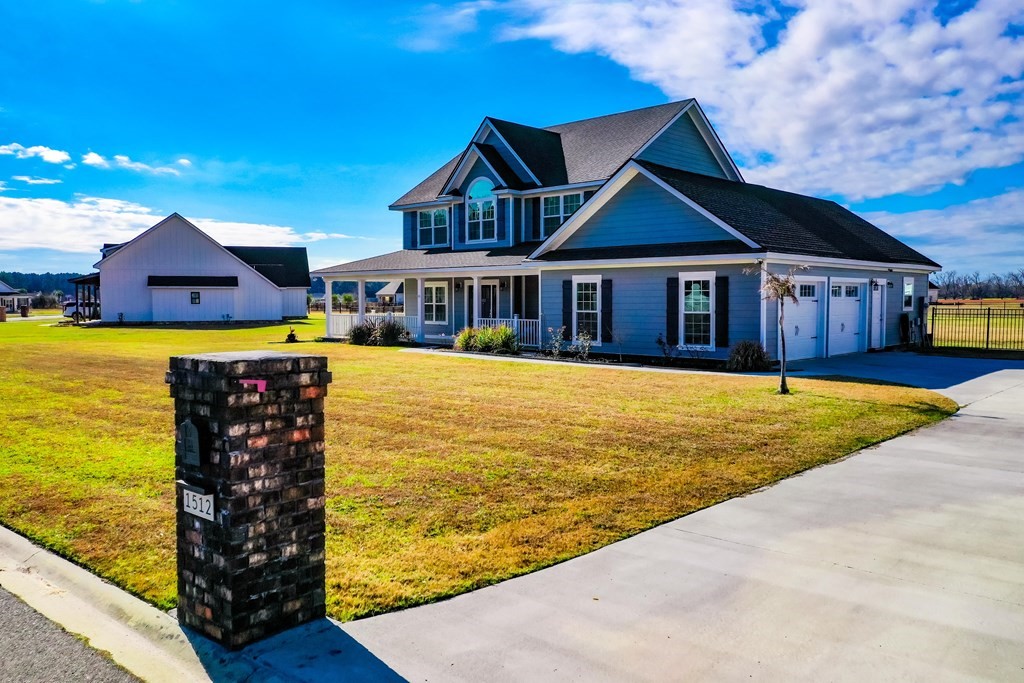 1512 Plantation Circle