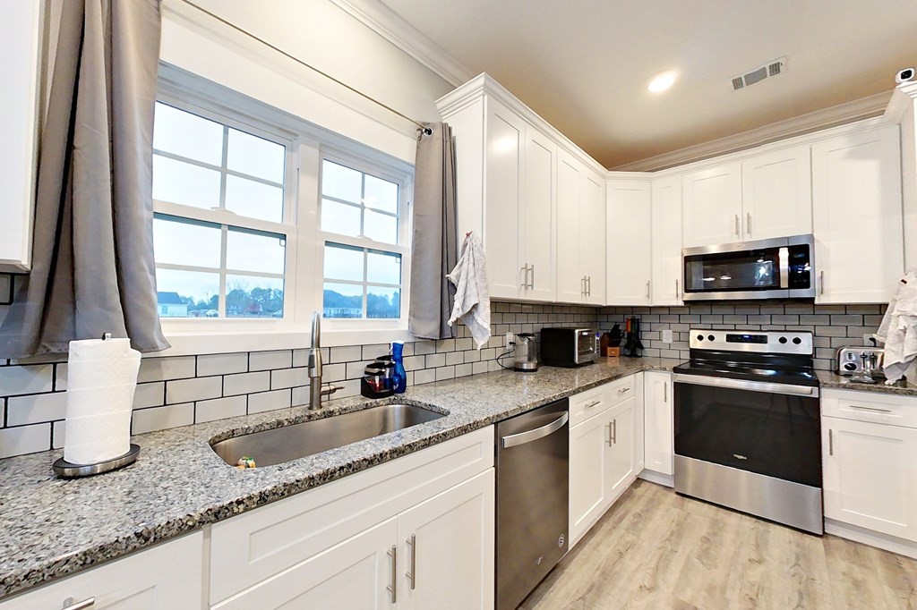 1512 Plantation Circle