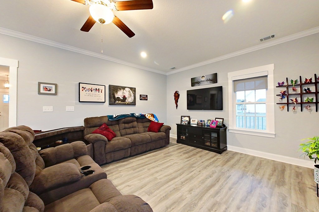 1512 Plantation Circle
