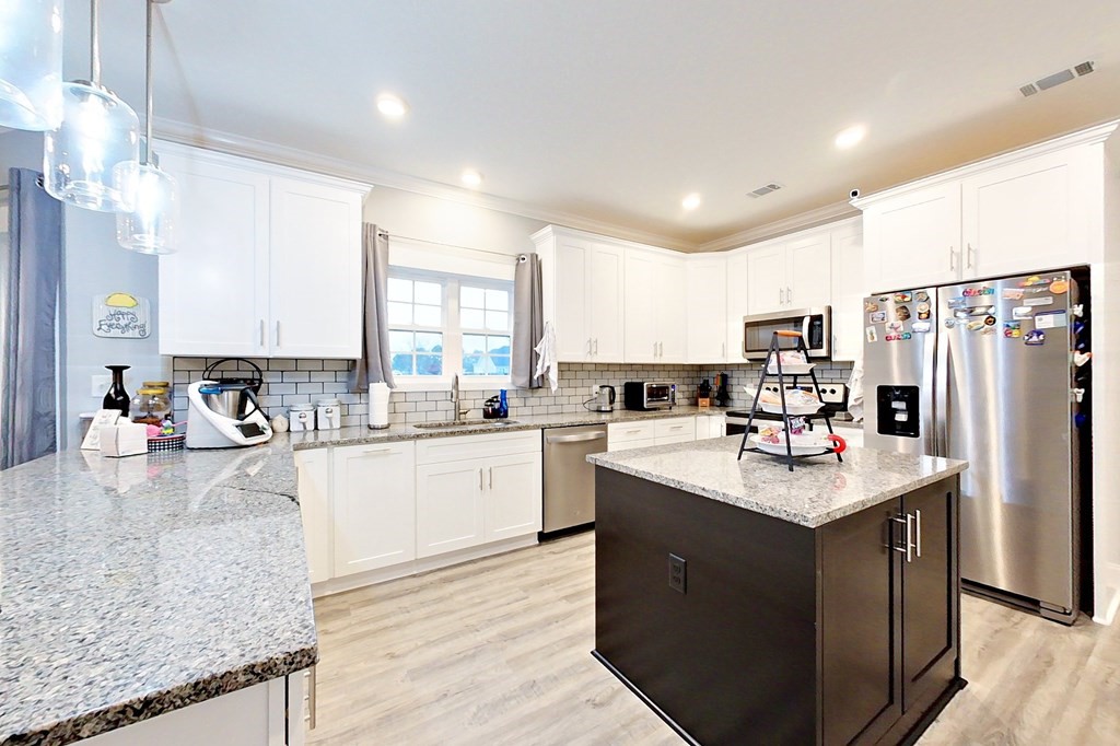 1512 Plantation Circle