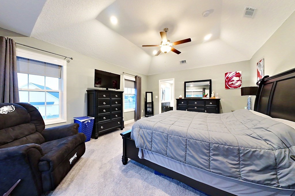 1512 Plantation Circle