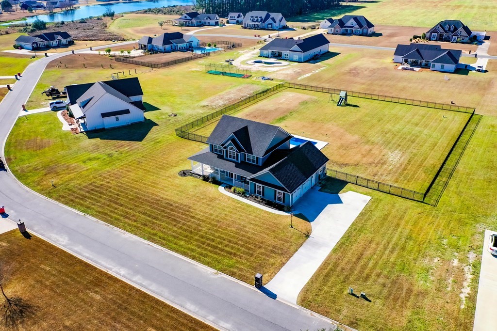 1512 Plantation Circle