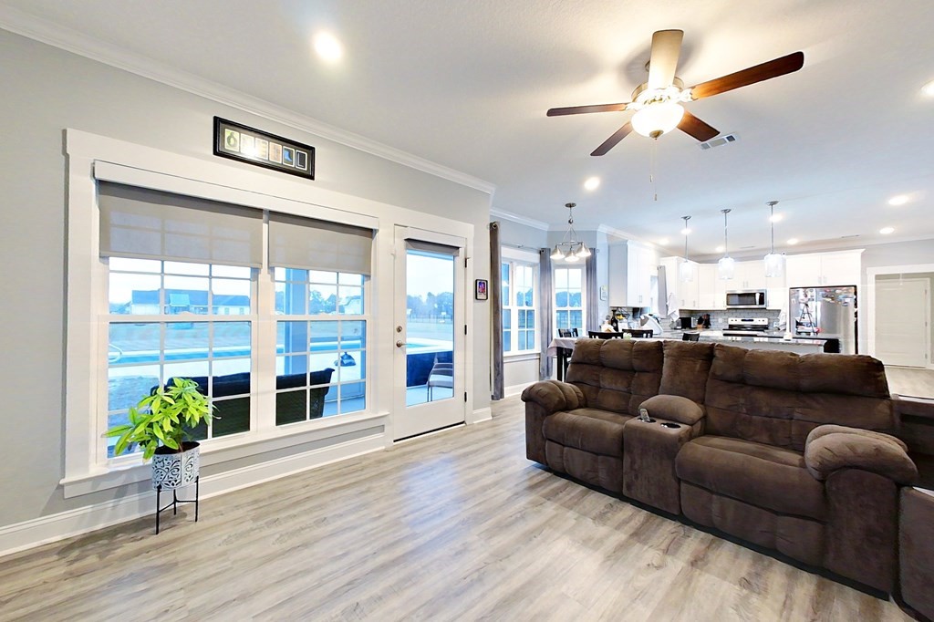 1512 Plantation Circle