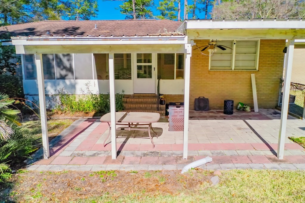 1600 Seminole Trail