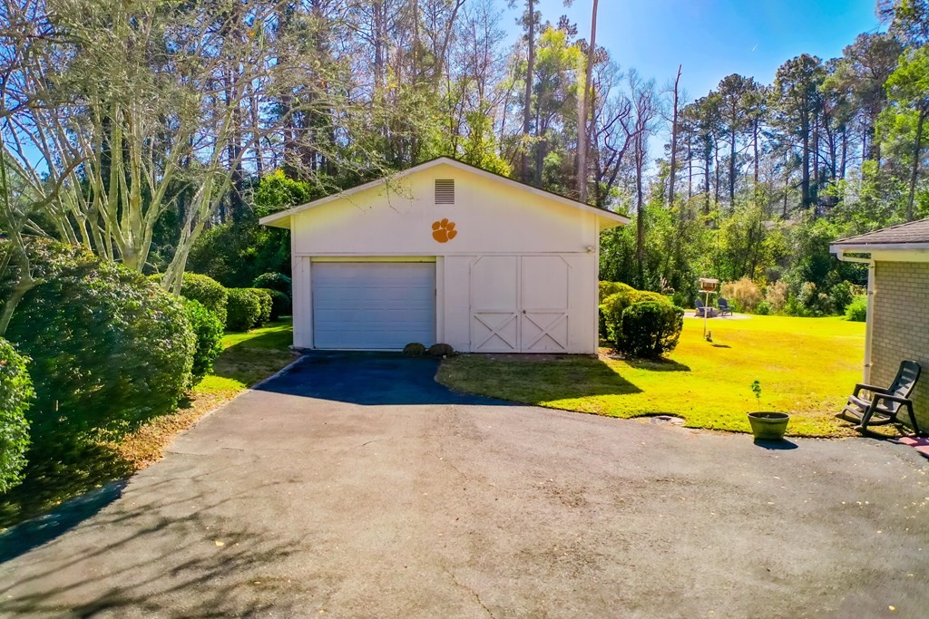 1600 Seminole Trail