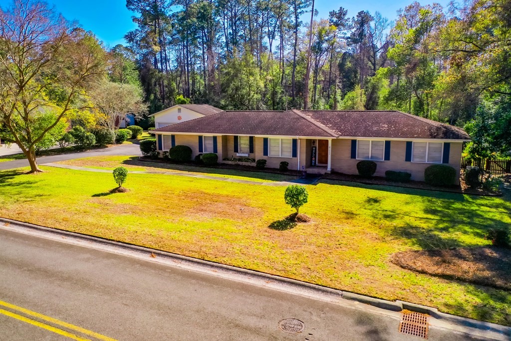 1600 Seminole Trail