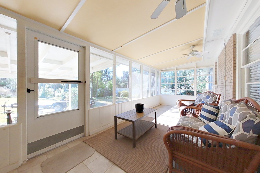 1600 Seminole Trail