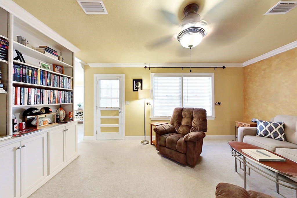 1600 Seminole Trail