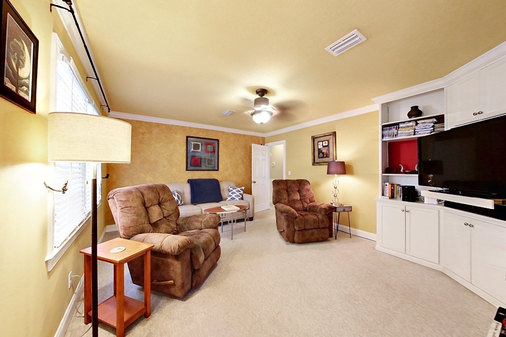 1600 Seminole Trail