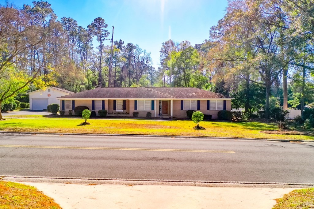 1600 Seminole Trail
