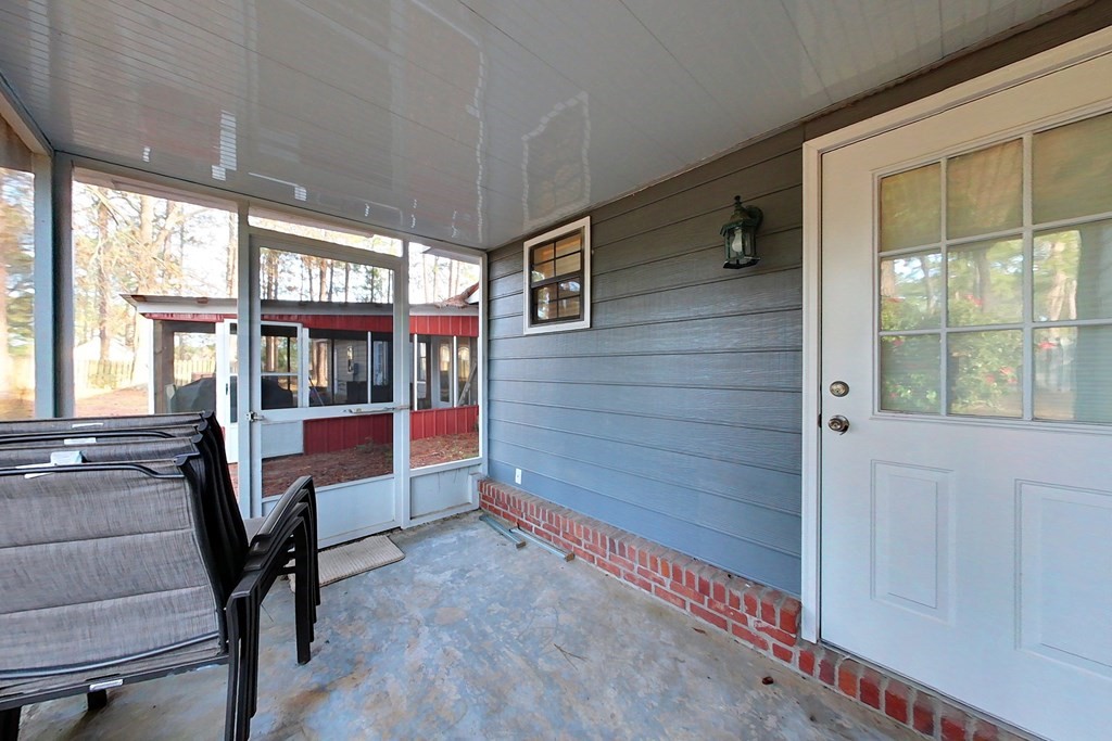 133 Lakeside Drive