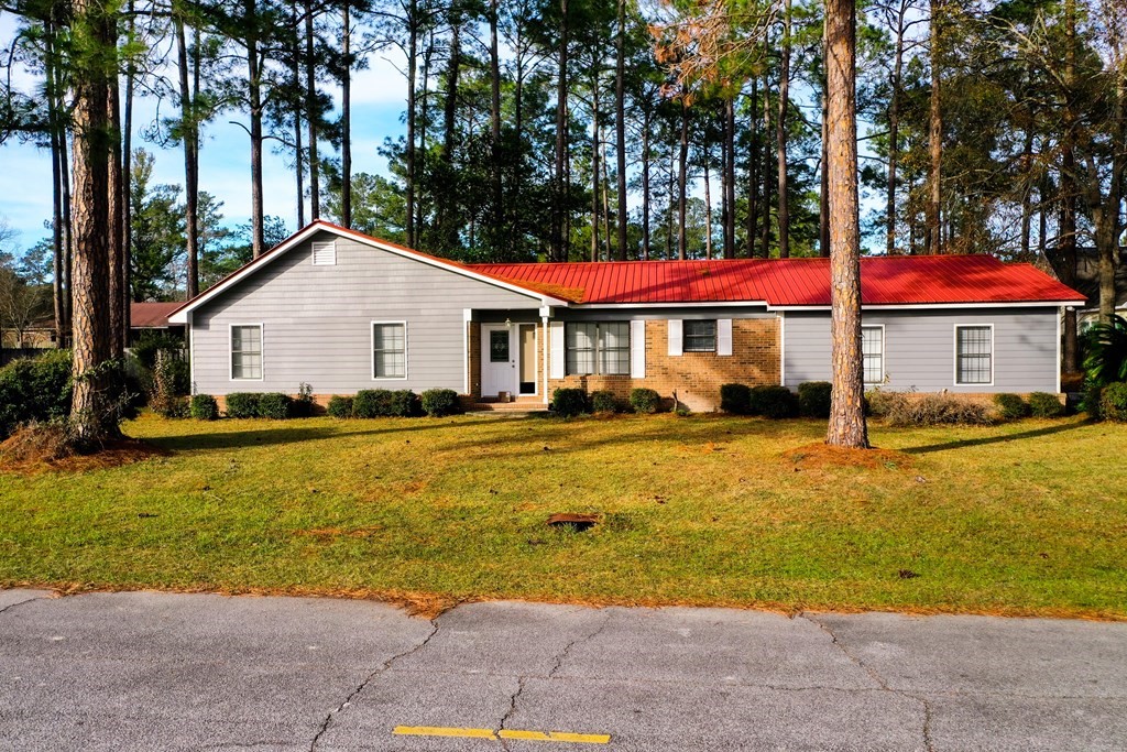 133 Lakeside Drive