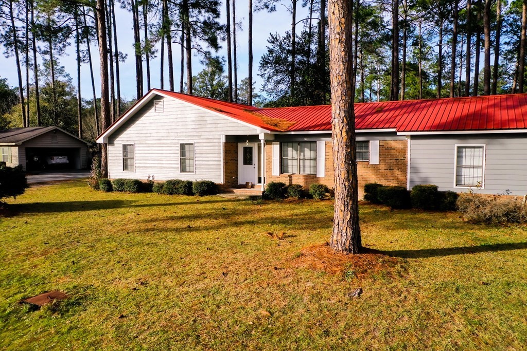 133 Lakeside Drive