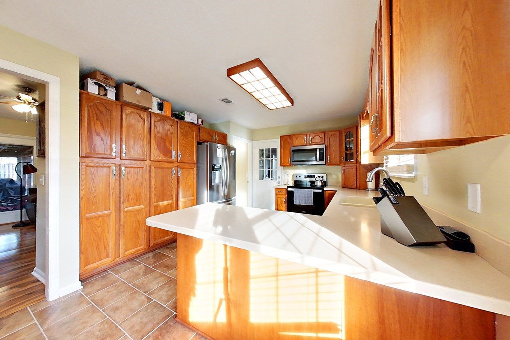 133 Lakeside Drive