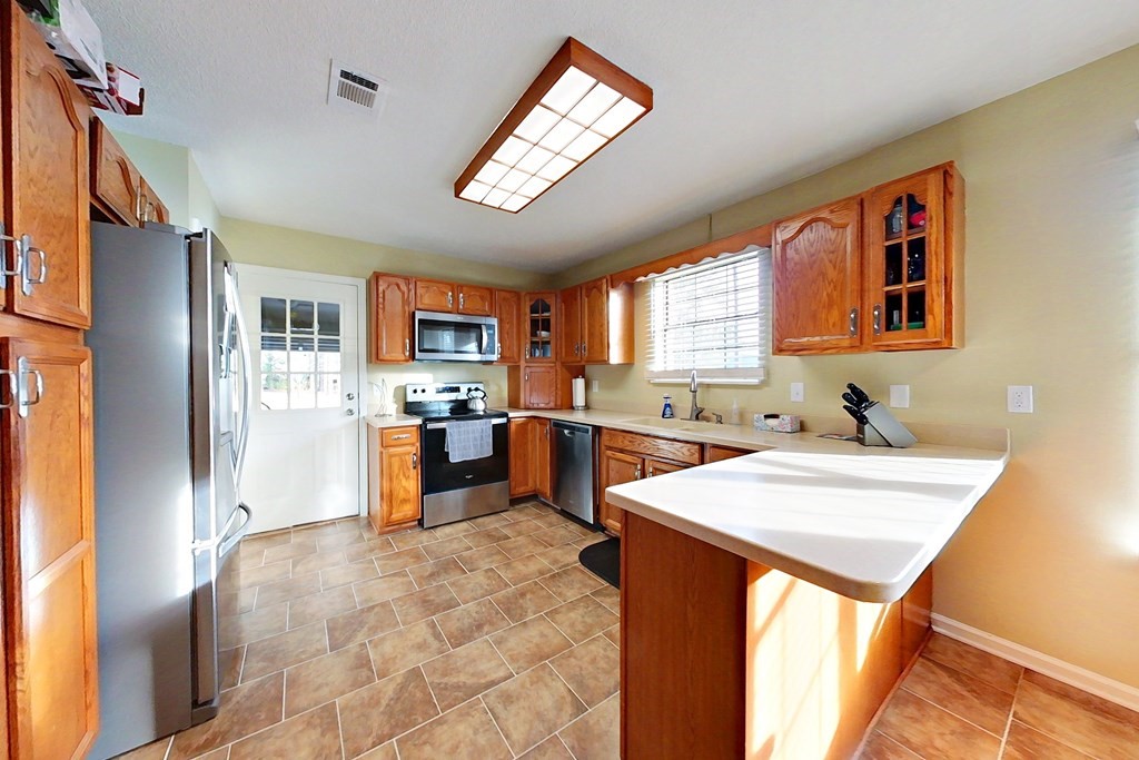 133 Lakeside Drive
