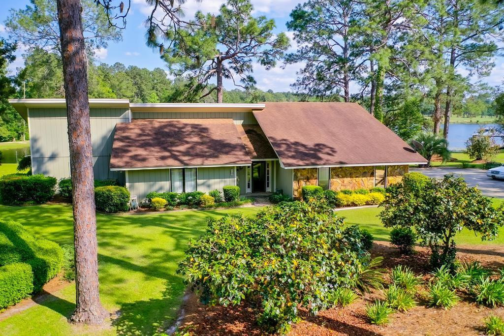 1103 Lakeview Drive
