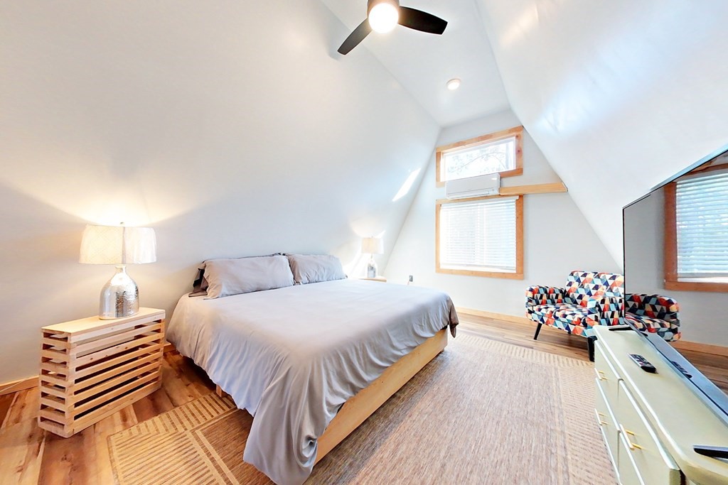 5588 Brunswick Highway