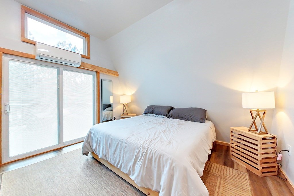 5588 Brunswick Highway