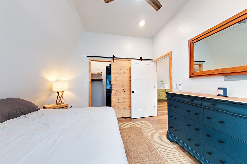 5588 Brunswick Highway