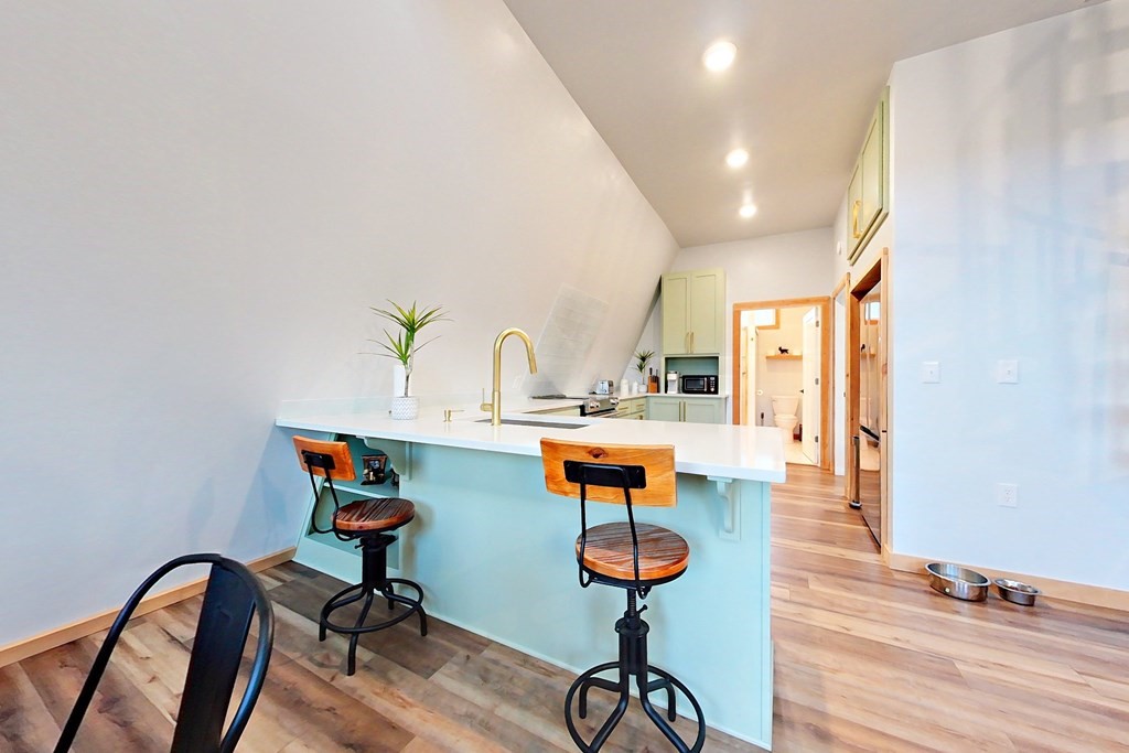 5588 Brunswick Highway