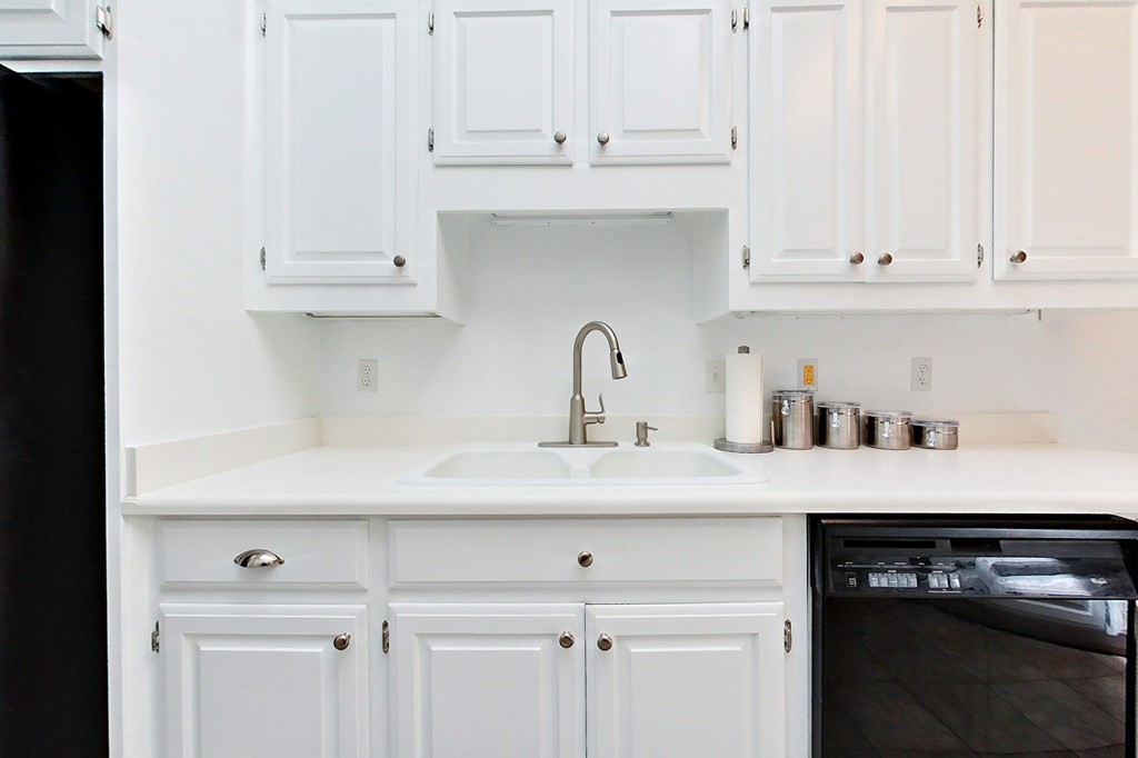 1035 Riverdale Drive