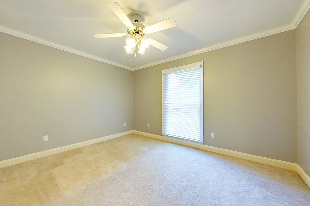 1035 Riverdale Drive