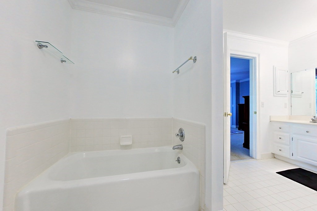 1035 Riverdale Drive