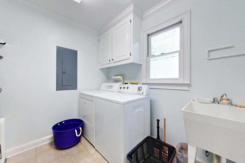 1035 Riverdale Drive