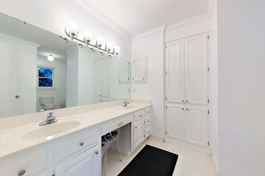 1035 Riverdale Drive