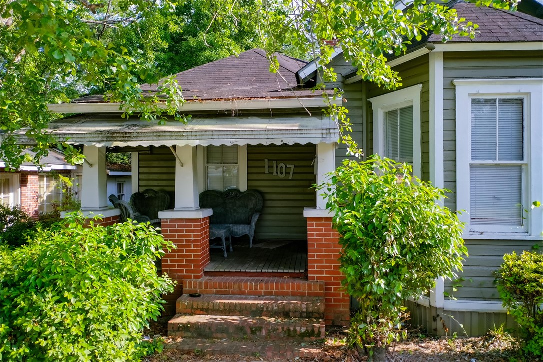 1107 Elizabeth Street
