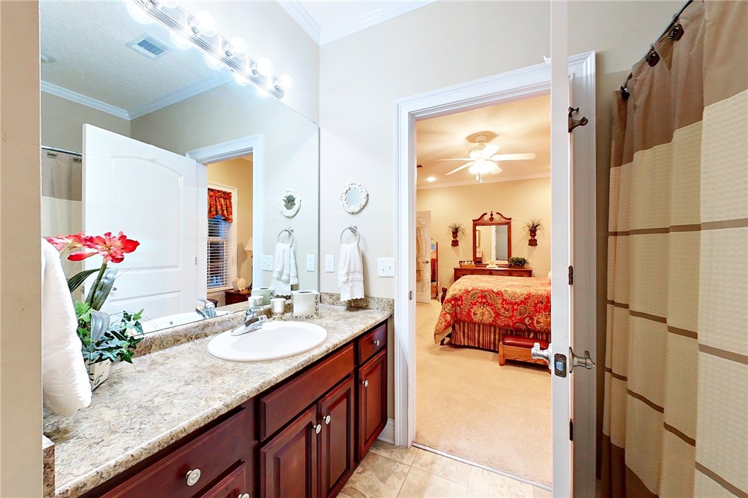 6628 Pine Ridge Circle