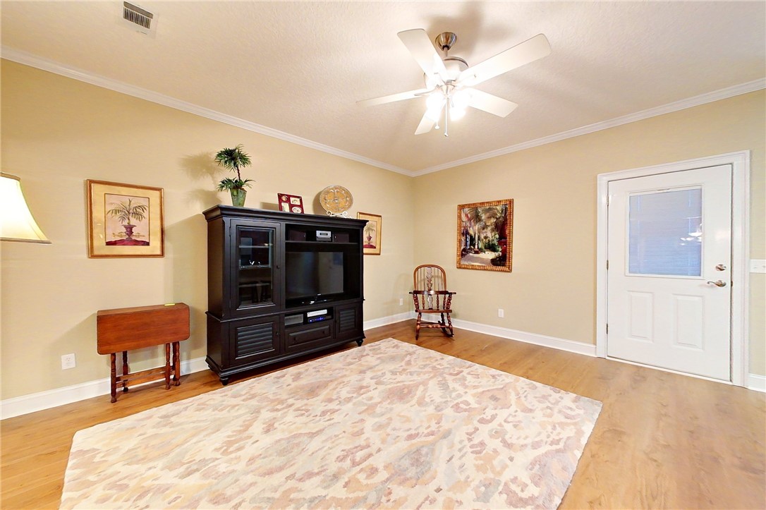 6628 Pine Ridge Circle